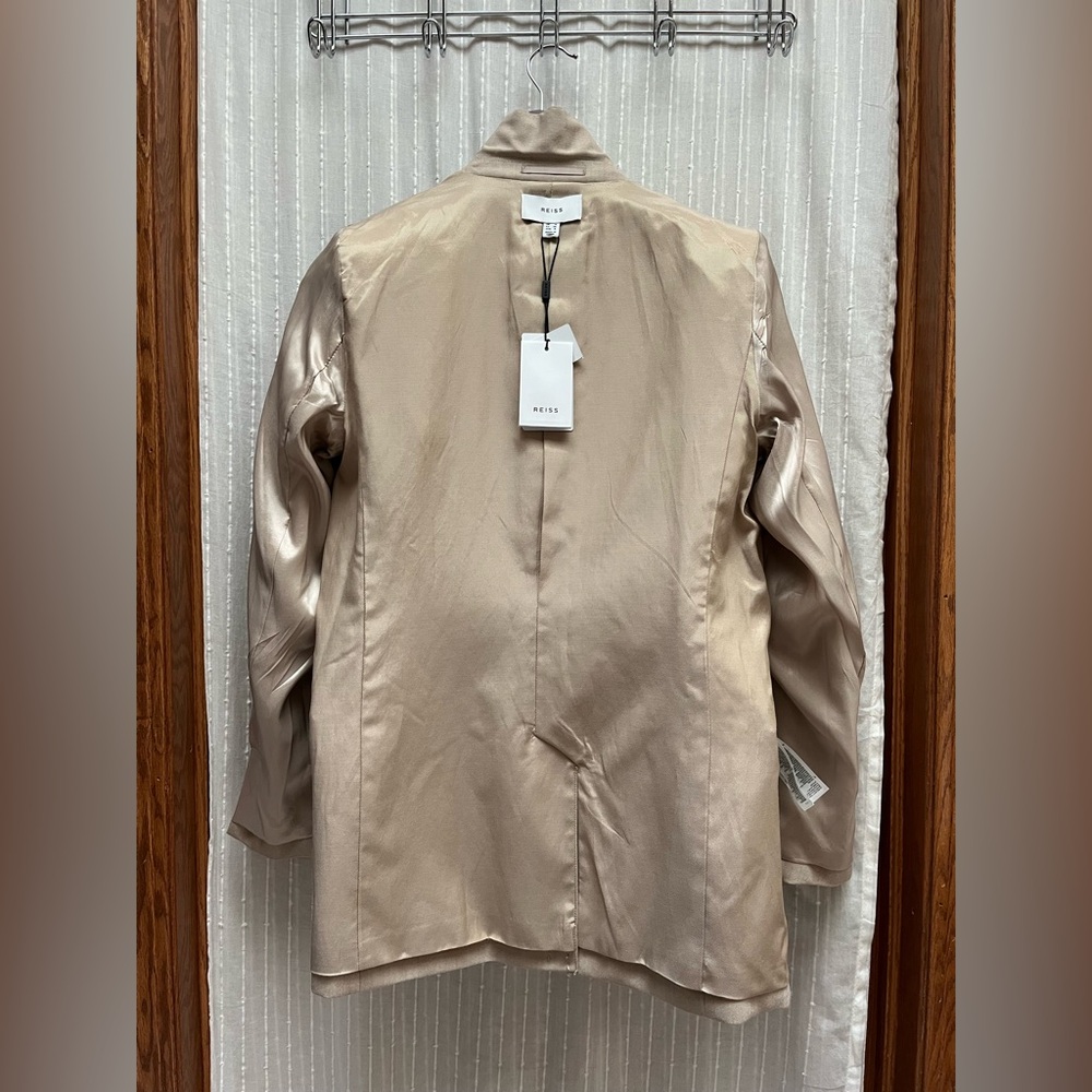 Reiss WOOL DOUBLE BREASTED SUIT
BLAZER IN NEUTRAL size 4 - Picture 7 of 11